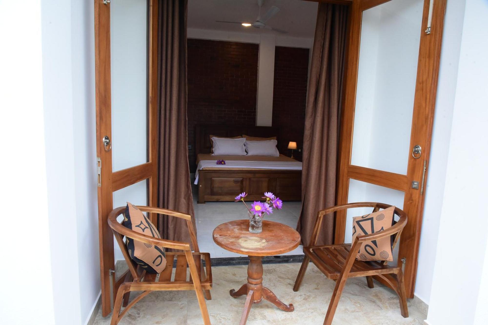 Hotel Ocean Ripples Hikkaduwa Zewnętrze zdjęcie
