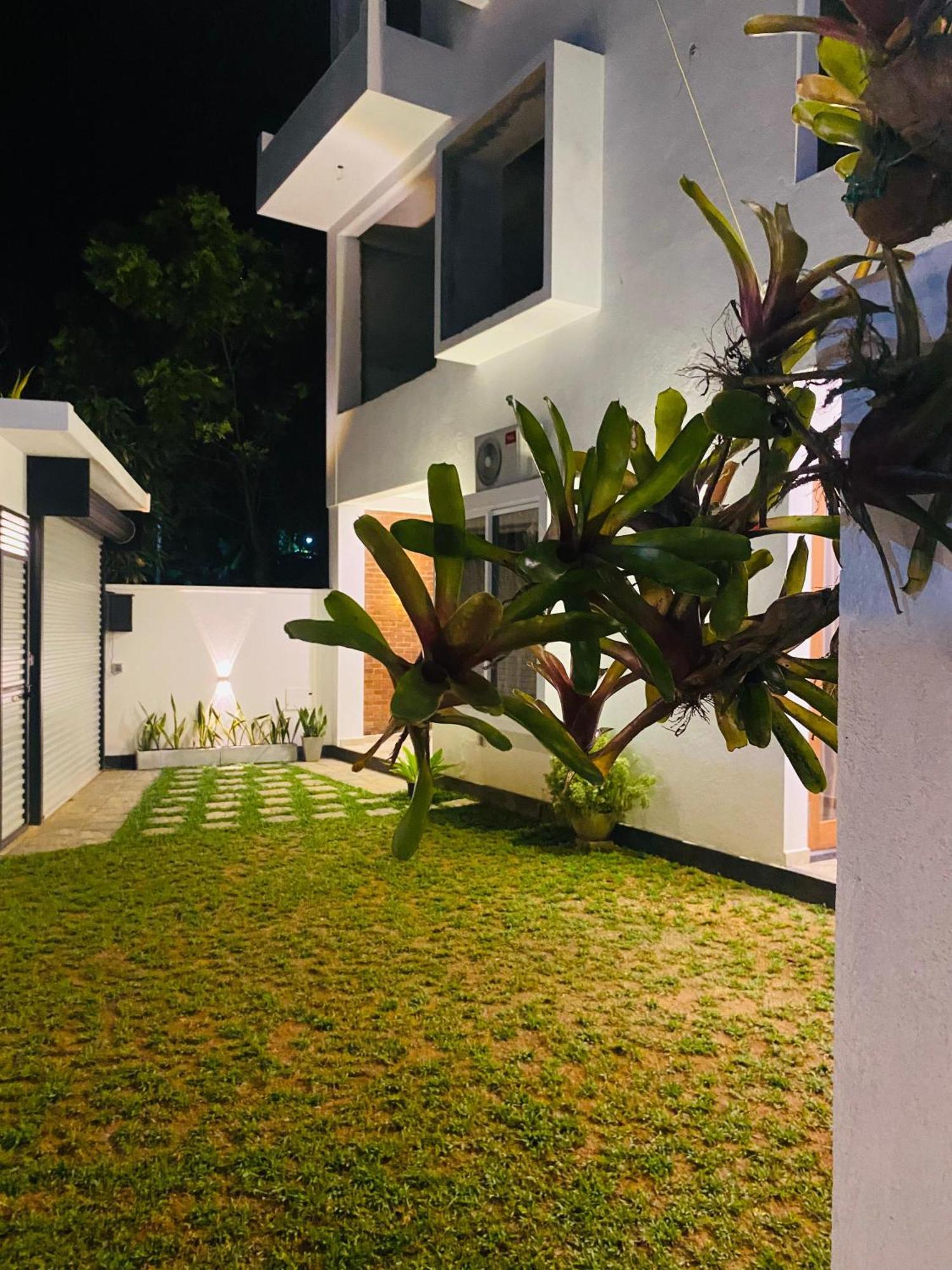 Hotel Ocean Ripples Hikkaduwa Zewnętrze zdjęcie